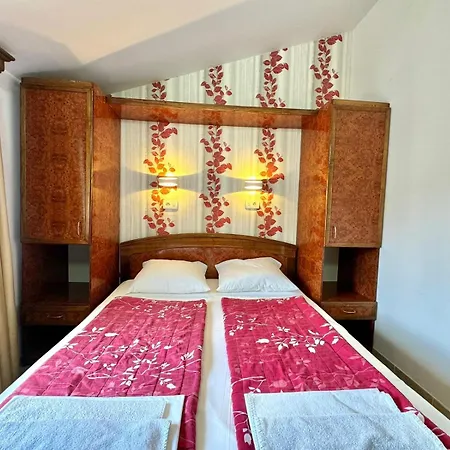 Grbalj Hotel 3*
