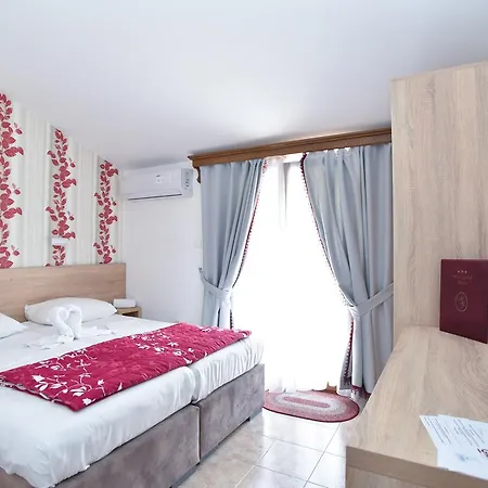 Hotel Grbalj 3*